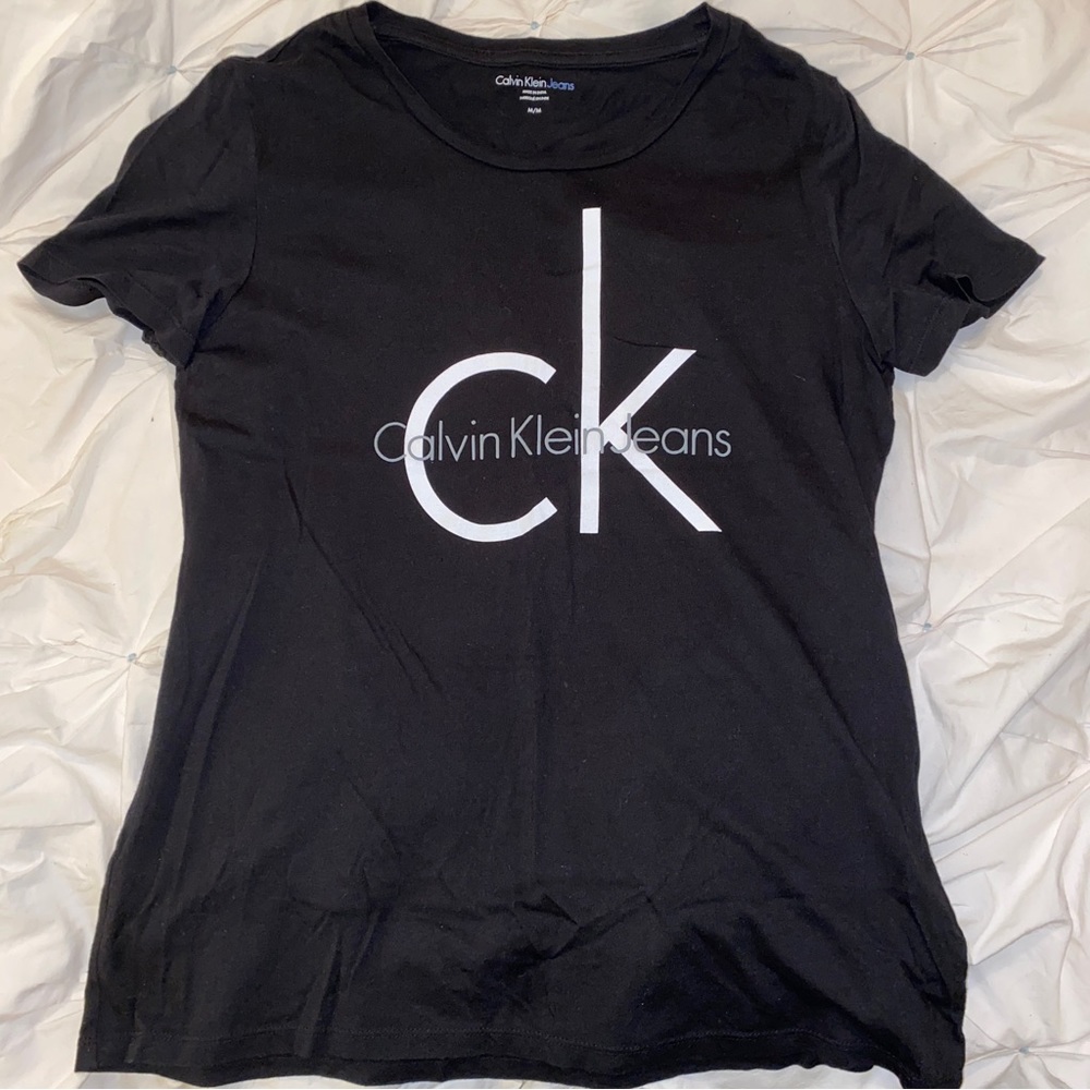 CALVIN KLEIN BASIC LOGO TEE SHIRT in BLACK